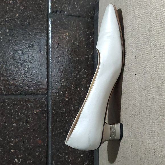 SALVATORE FERRAGAMO SILVER HEELS LEATHER SIZE 7 1/2 ARCHITECTURE ART DECO - Picture 1 of 15